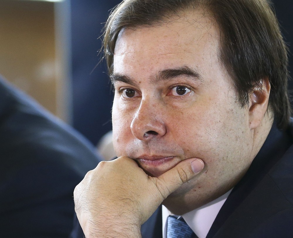 Maia e centrais se antecipam à reforma sindical